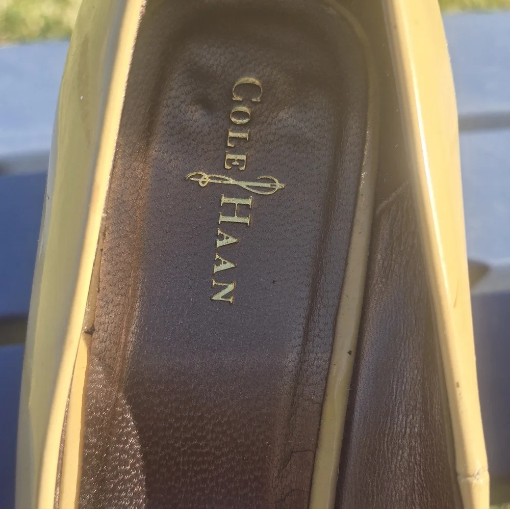 Cole Haan Margot 75 Wedge Heels  II Nougat Sz 7.5B Patent Leather Flaw